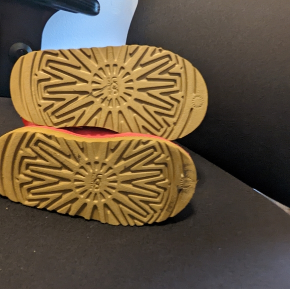 Kids UGG boots - Picture 3 of 6